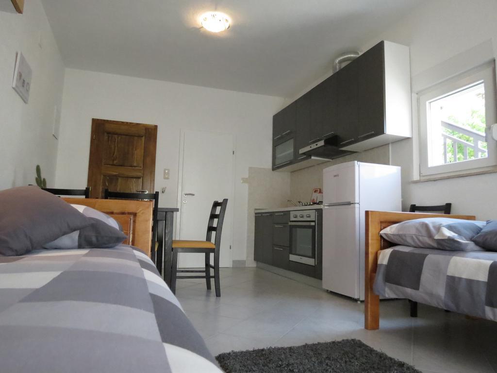 Apartments Ljubicic Podstrana Værelse billede
